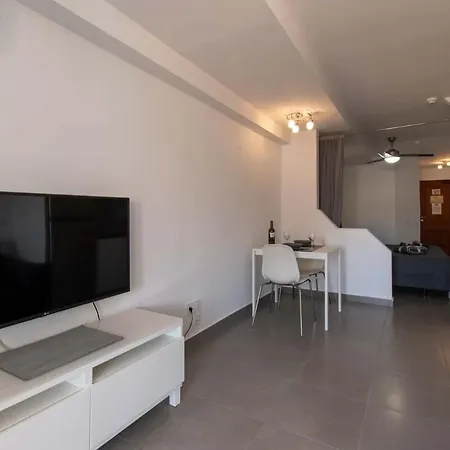 Santa Maria 135 - With Air Conditioning And Pool View